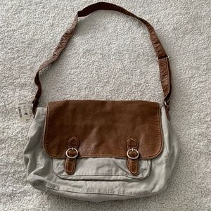 Aeropostale Messenger Bag, New with Tags. Laptop Bag, Satchel Canvas,  Unisex